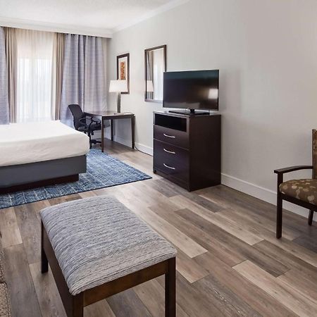 Best Western Plus Ambassador Suites Venice Gardens Exterior foto