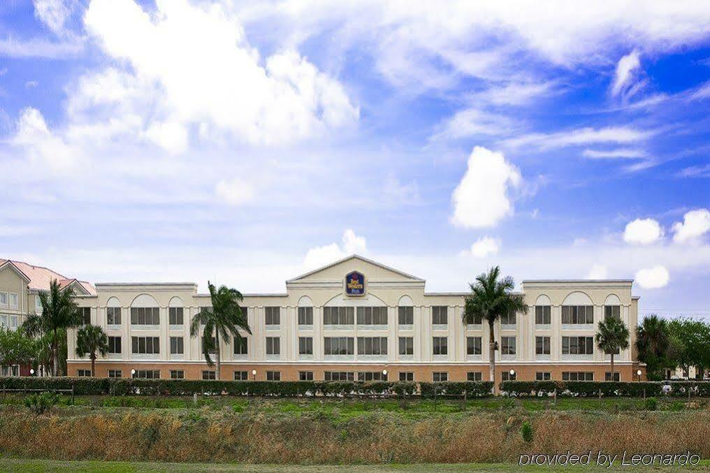 Best Western Plus Ambassador Suites Venice Gardens Exterior foto